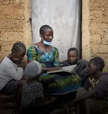 Ayuda a viudas cristianas de Nigeria